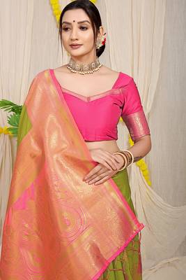 Parrot green silk blend kanjivaram saree with rani pink zari border 3