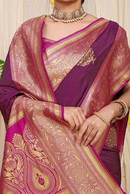 Dark purple silk blend kanjivaram saree with dark magenta zari border 4