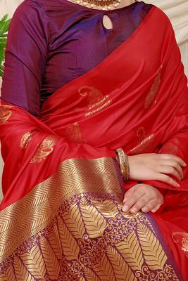 Red silk blend saree with rich zari paisley weaving & purple contrast border 4