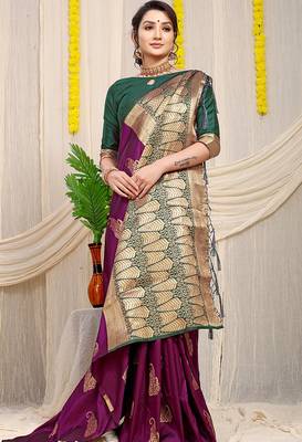 Wine silk blend saree with rich zari paisley weaving & dark green contrast border 2