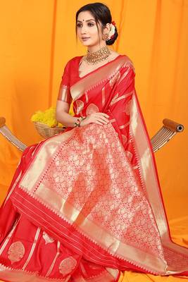 Red banarasi silk blend saree with rich zari border & buttas 3