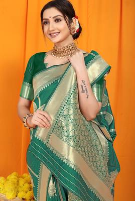 Green banarasi silk blend saree with rich zari border & buttas 3