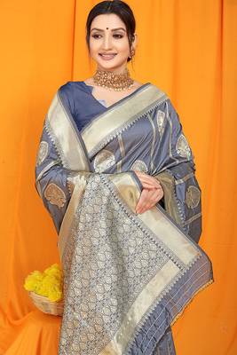 Grey banarasi silk blend saree with rich zari border & buttas 3