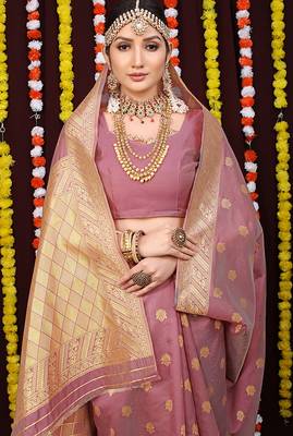 Mauve pink banarasi silk blend saree with rich gold zari weaving 4