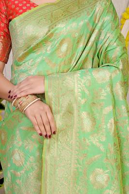Light green banarasi silk blend saree with all-over floral zari jaal work 4