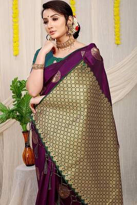 Dark purple banarasi silk blend saree with zari buttas & green zari border 3