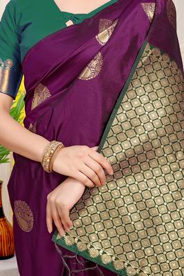 Dark purple banarasi silk blend saree with zari buttas & green zari border 4