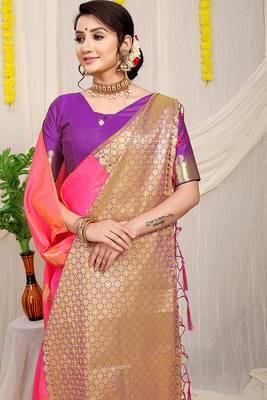 Pink banarasi silk blend saree with zari buttas & green zari border 3