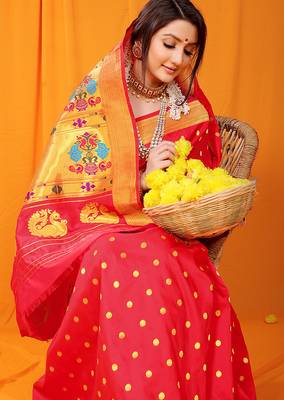 Red paithani silk blend saree with gold zari border & peacock pallu 4