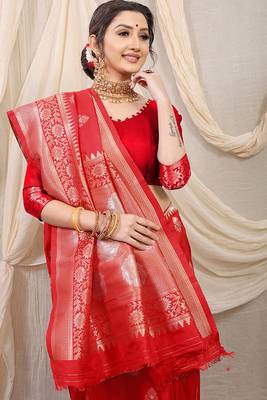 Red banarasi silk blend saree with rich zari woven border 3