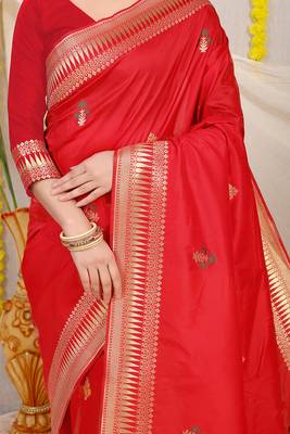 Red banarasi silk blend saree with zari border & woven buti design 4