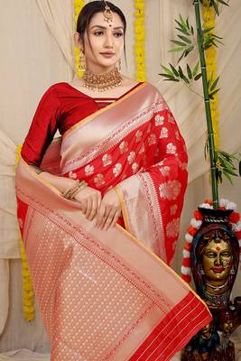 Red banarasi silk blend saree with zari floral weaving & rich pallu 3