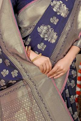 Navy blue banarasi silk blend saree with zari floral weaving & rich pallu 4