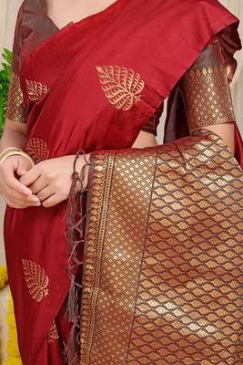 Crimson red banarasi silk blend saree with gold leaf buttis & woven border 4