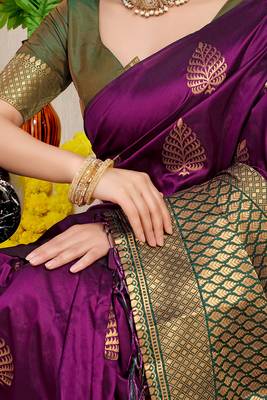 Wine banarasi silk blend saree with gold leaf buttis & woven border 4