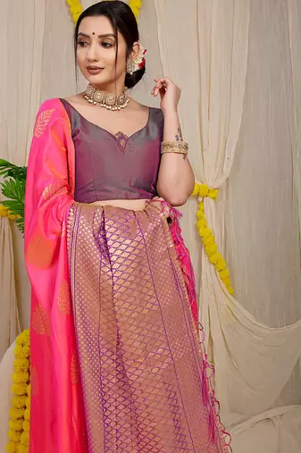 Pink banarasi silk blend saree with gold leaf buttis & woven border