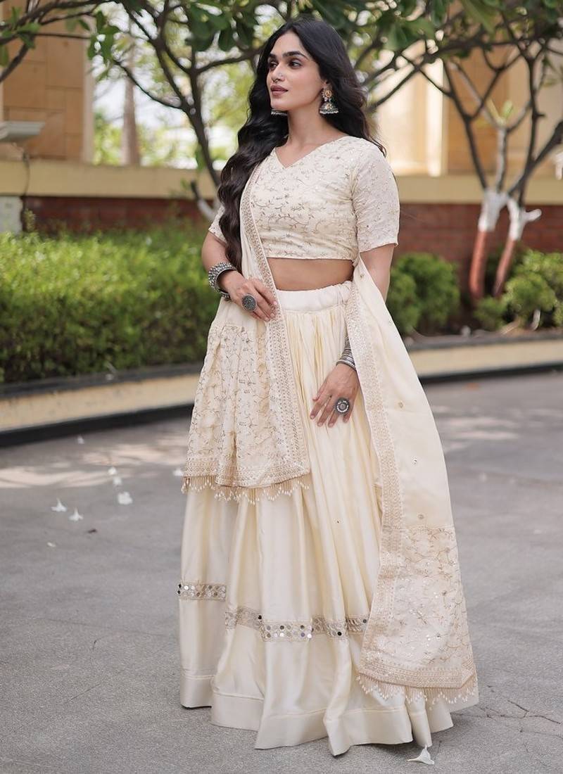 Women Embroidery Zari Sequins-work Navratri Lehenga Choli Set 