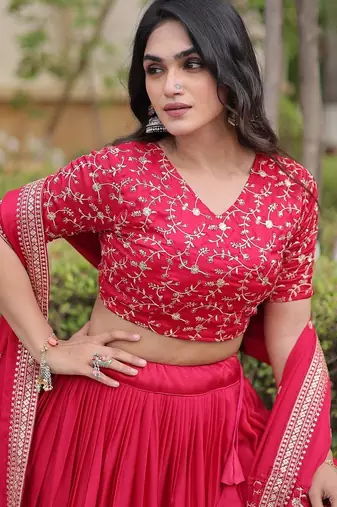 Women Embroidery Zari Sequins-work Navratri Lehenga Choli Set For Women