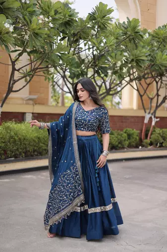 Women Embroidery Zari Sequins-work Navratri Lehenga Choli Set For Women