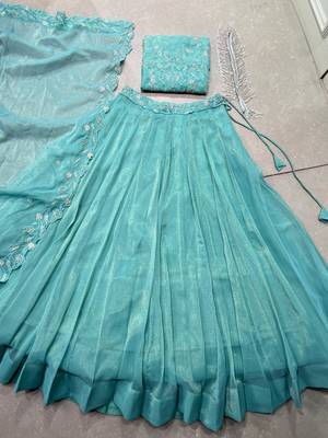 Metallic Sheen Lehenga with Intricate Zari & Bead 5