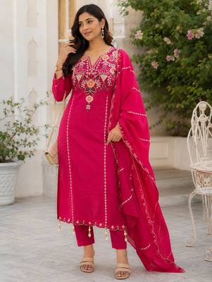 women's chanderi silk embroidered straight kurta set with dupatta 2