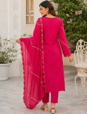 women's chanderi silk embroidered straight kurta set with dupatta 3