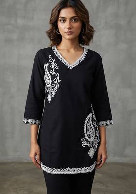 Sophisticated black and white paisley embroidered kurti 1