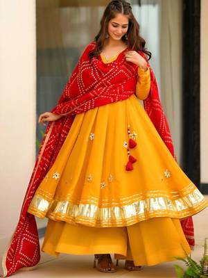 Women Embellished Anarkali Kurta 1