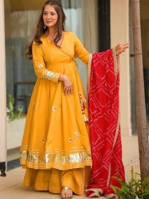 Women Embellished Anarkali Kurta 3