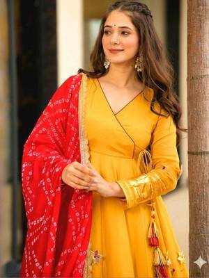 Women Embellished Anarkali Kurta 4