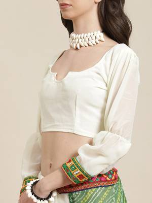 Green & Off-White Pure Georgette Half and Half Bandhani Saree 5