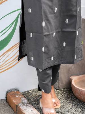 Cotton blend grey printed kurta with pant set for women 3