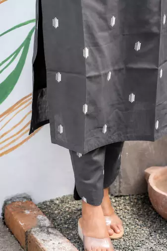 Cotton blend grey printed kurta with pant set for women