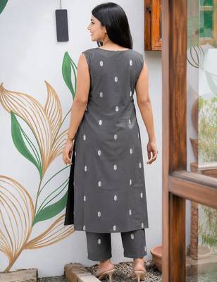 Cotton blend grey printed kurta with pant set for women 4