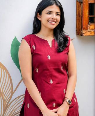 Cotton blend rose red printed kurta with pant set for women 3