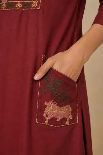 Slub cotton maroon embroidered kurta with pant set for women