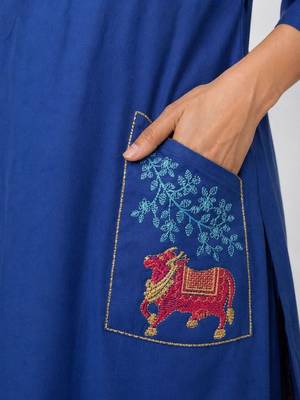 Slub cotton blue embroidered kurta with pant set for women 3