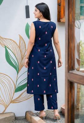 Cotton blend blue printed kurta with pant set for women 5