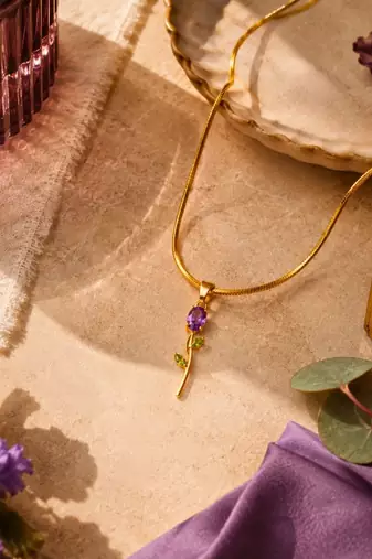 18K Gold Plated Stone Floral Pendant Necklace