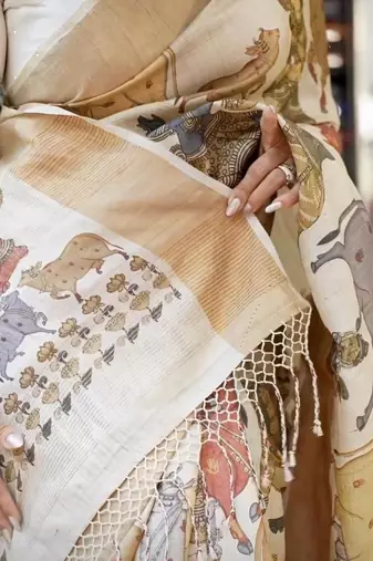off white color linen digital printed sarees