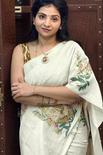 white multi color linen digital printed saree