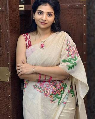 white maroon color linen digital printed saree 2