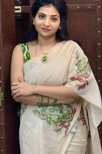 white green color linen digital printed saree