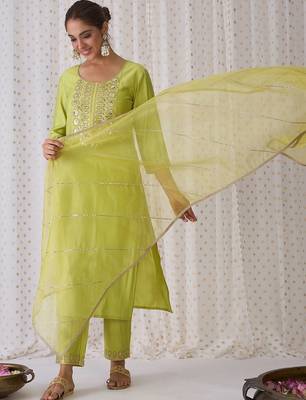 Geometric Embroidered Round Neck Liva Straight Kurta with Trousers & Dupatta 1