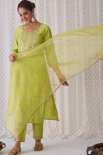 Geometric Embroidered Round Neck Liva Straight Kurta with Trousers & Dupatta