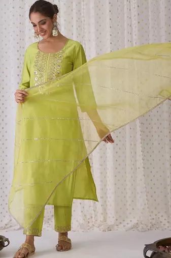 Geometric Embroidered Round Neck Liva Straight Kurta with Trousers & Dupatta