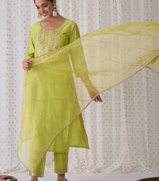 Geometric Embroidered Round Neck Liva Straight Kurta with Trousers & Dupatta