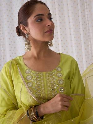 Geometric Embroidered Round Neck Liva Straight Kurta with Trousers & Dupatta 2
