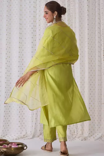 Geometric Embroidered Round Neck Liva Straight Kurta with Trousers & Dupatta