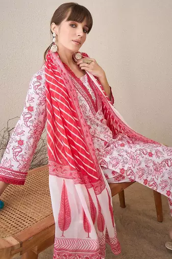 Women Floral Printed Regular Pure Cotton Kurta with Trousers & With Dupatta